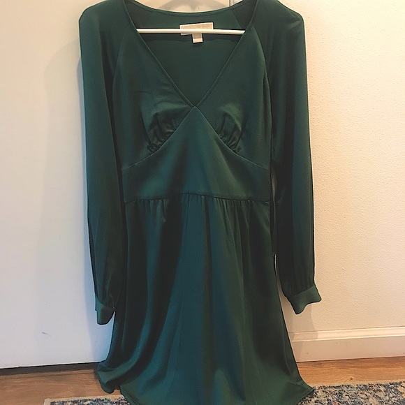 Emerald Green Long Sleeve Dress - Picture 1 of 6